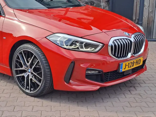 BMW 1 Serie 118i High Executive 2019 Benzine 45