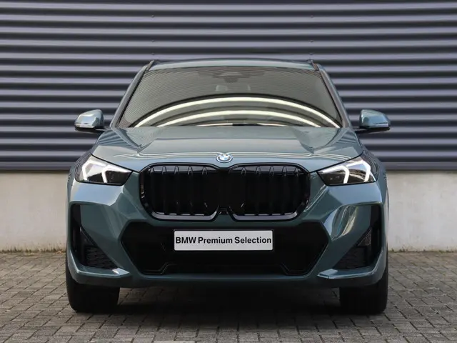 BMW X1 xDrive25e 2025 Hybride Benzine 3