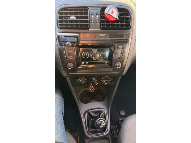 Volkswagen Polo 1.0 Comfortline 2015 Benzine 14