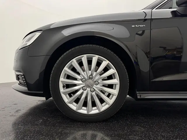 Audi A3 Sportback 1.4 e-tron Sport 2018 Hybride Benzine 9