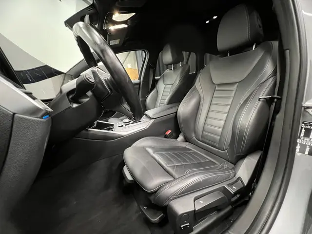 BMW 3 Serie Touring 318i 2023 Benzine 9