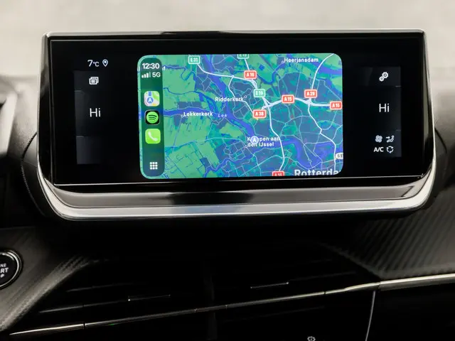 Peugeot 2008 1.2 PureTech Allure Sport 2021 Benzine 28