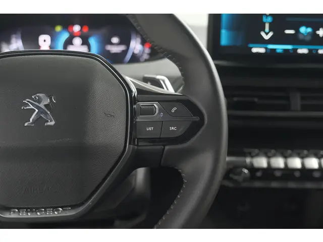 Peugeot 5008 PureTech 130 EAT8 Active Pack 2023 Benzine 35