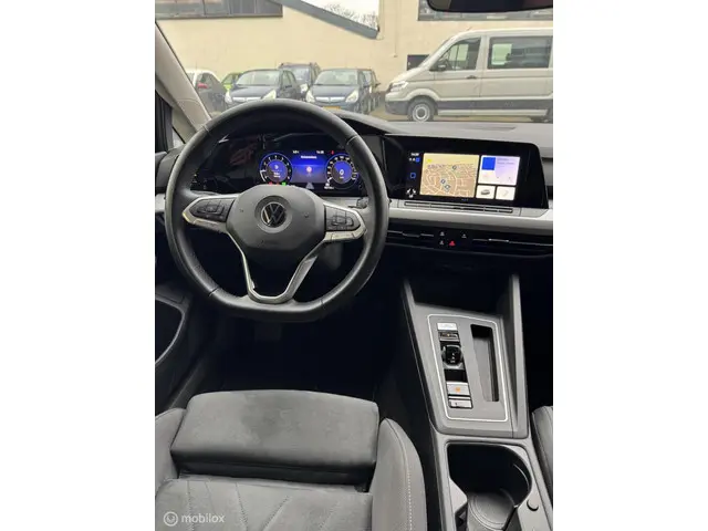 Volkswagen Golf 1.0 eTSI Life Business 2023 Benzine 6