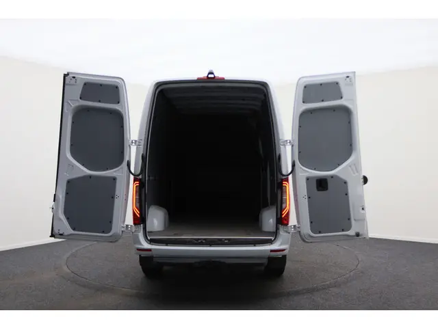 Mercedes-Benz Sprinter 317 CDI Aut. L2H2 2022 Diesel 14