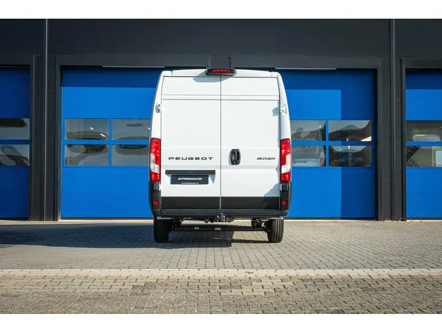 Peugeot Boxer L4H2 180PK EAT8 3.5t Vol opties 2024 Diesel 4