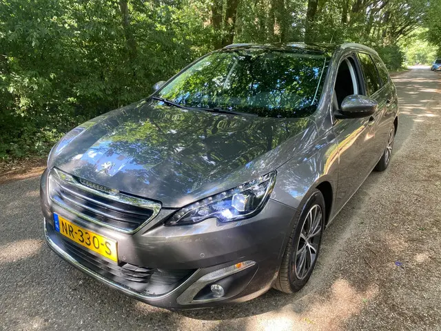 Peugeot 308 SW 1.2 PureTech Allure 2017 Benzine 4
