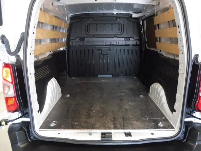 Peugeot Partner 1.5 BlueHDi 100 S&S L1 2023 Diesel 12