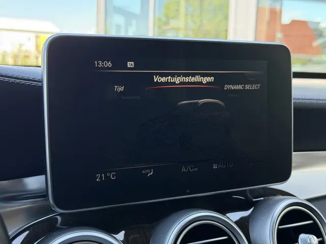Mercedes-Benz GLC 250 4MATIC Prestige 2015 Benzine 34