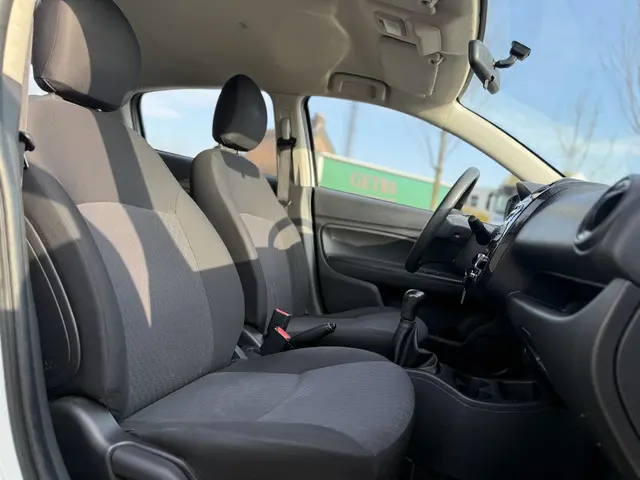 Mitsubishi Space Star 1.0 Cool+ 2016 Benzine 11