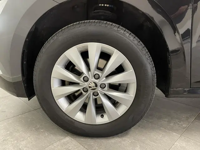 Škoda Kamiq 1.0 TSI 110 pk Ambition 2021 Benzine 25