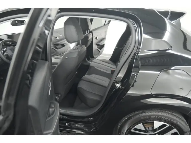 Peugeot 208 PureTech 100 Allure 2024 Benzine 42