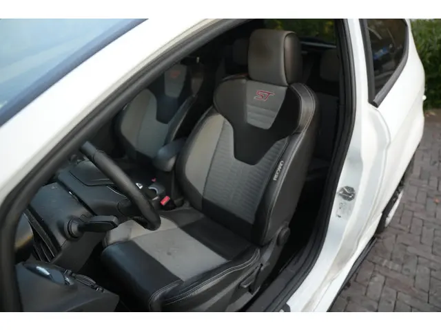 Ford Fiesta 1.6 ST2 2014 Benzine 6