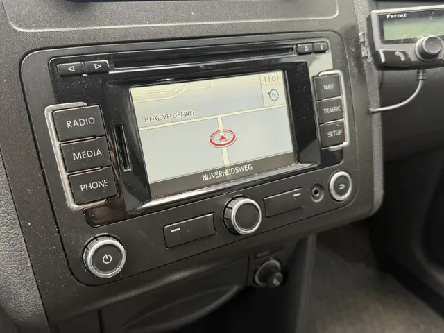 Volkswagen Caddy 1.6 TDI Navi Clima 5-PERS 2013 Diesel 12