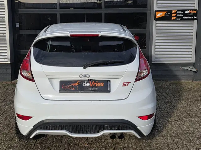 Ford Fiesta 1.6 ST2 2015 Benzine 5