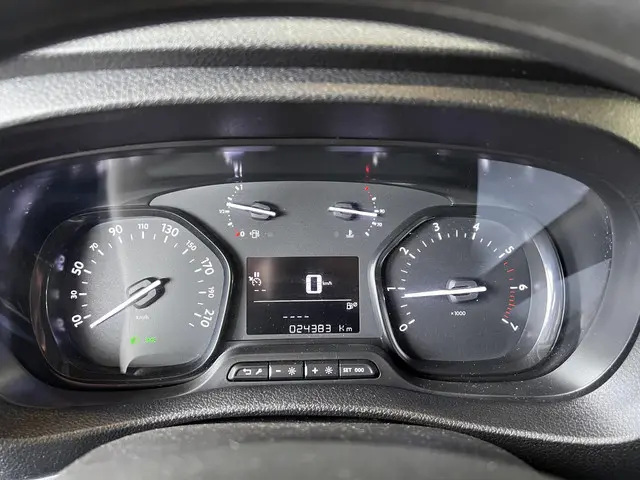 Peugeot Expert 2.0 BlueHDI 145 S&S 2023 Diesel 8