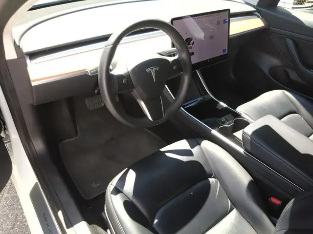 Tesla Model 3 Range Plus 2020 Elektrisch 8