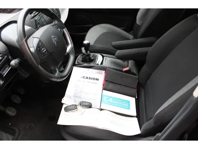 Citroën Grand C4 Picasso 1.2 PureTech Start 2018 Benzine 25