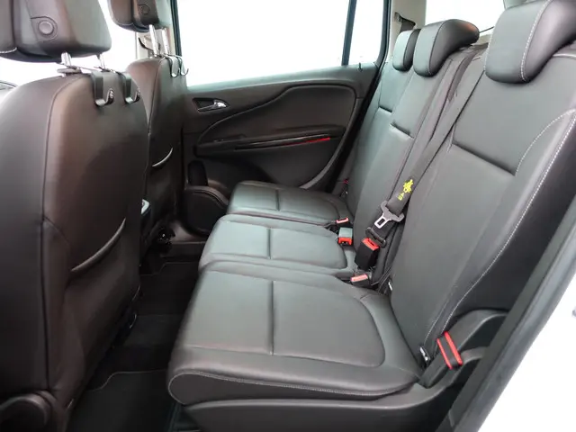 Opel Zafira Tourer 1.4 Innovation OPC- 2016 Benzine 24