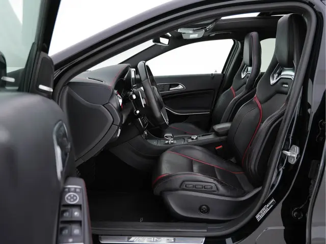 Mercedes-Benz GLA 45 AMG 4-Matic 2015 Benzine 8