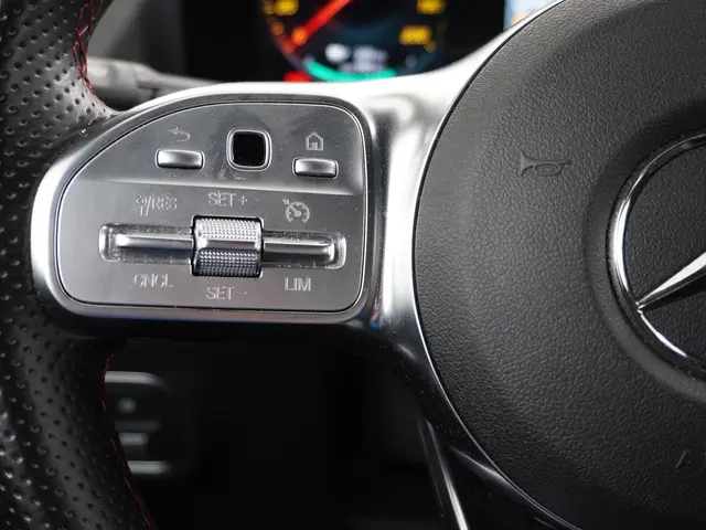 Mercedes-Benz EQA 300 4MATIC AMG Line 2023 Elektrisch 22