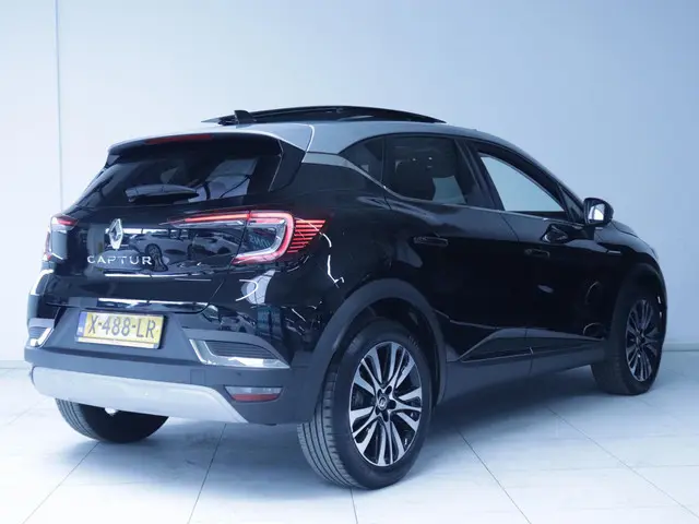 Renault Captur 1.3 mild hybrid 160 iconic 2023 Benzine 2