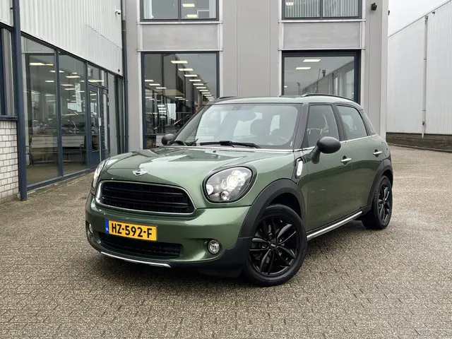 MINI Countryman 1.6 One Pepper 2016 Benzine 75