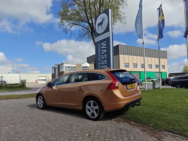 Volvo V60 T3 200pk Momentum Automaat 2012 Benzine 3