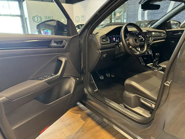 Volkswagen T-Roc 1.5 TSI Sport 2021 Benzine 8