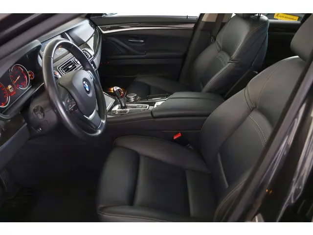 BMW 5 Serie Touring 520i Luxury Edition 2016 Benzine 11