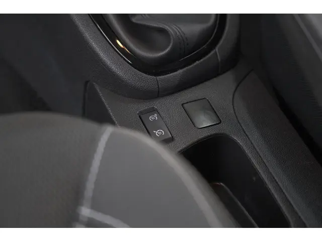 Renault Clio Estate TCe 90 Limited 2019 Benzine 38