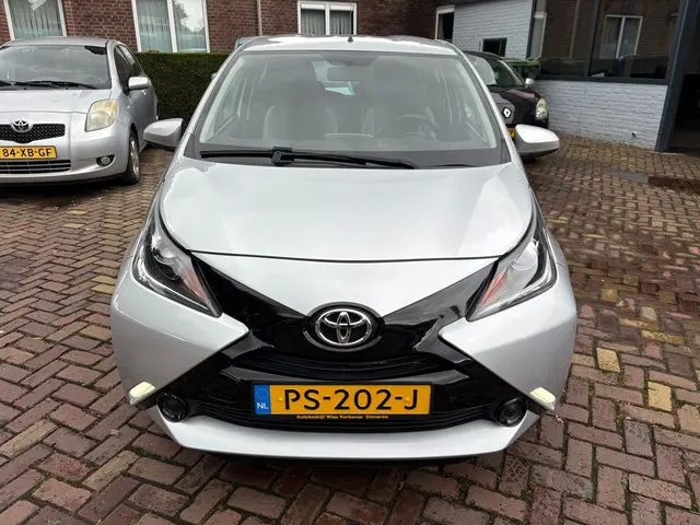 Toyota Aygo 1.0 VVT-i x-now AIRCO 2016 Benzine 3