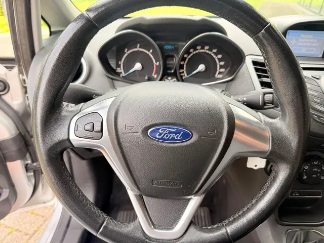 Ford Fiesta 1.5 TDCi Style Lease 2015 Diesel 5