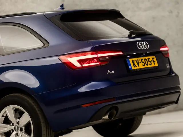 Audi A4 Avant 2.0 TFSI Sport 2017 Benzine 12