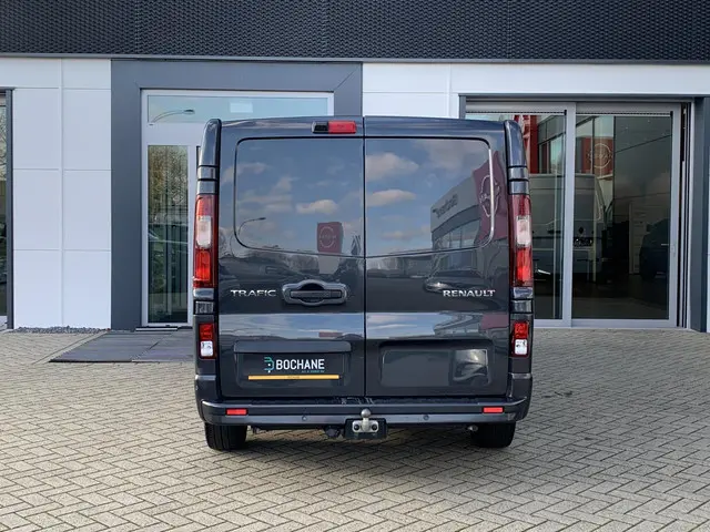 Renault Trafic 2.0 dCi 150 T29 L2H1 DC Luxe 2022 Diesel 17