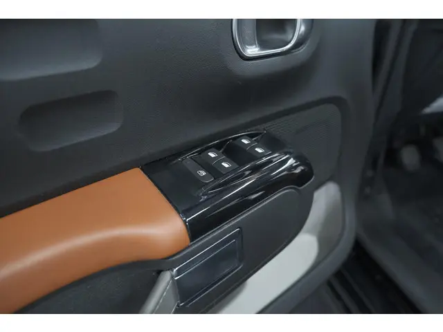 Citroën C3 PureTech 82 Shine 2017 Benzine 24