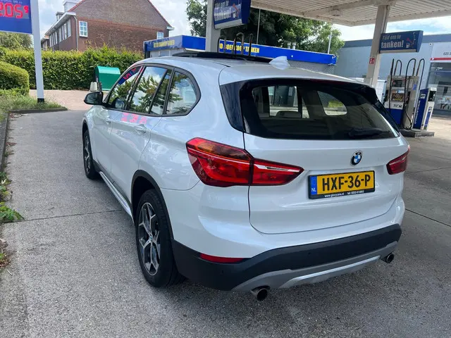 BMW X1 XDrive25i PANO,AUTOMAAT,PDC 2017 Benzine 8