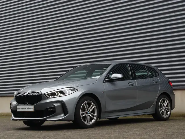 BMW 1 Serie 5-deurs 116i 2022 Benzine 32