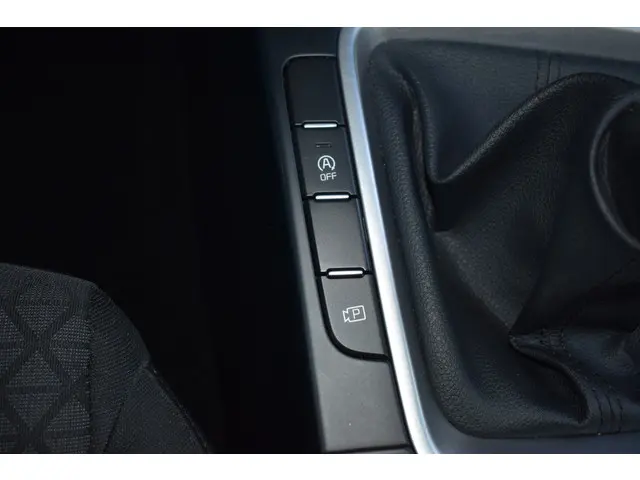 Kia Ceed 1.0 T-GDi DynamicLine X-Tra 2022 Benzine 22