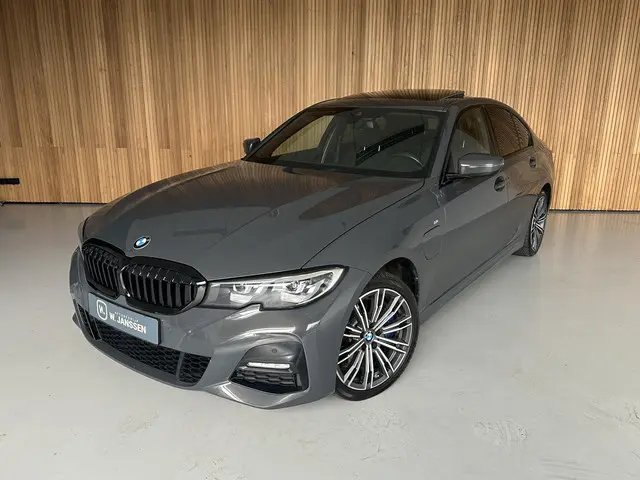 BMW 3 Serie 330e M Sport 2019 Hybride Benzine 27
