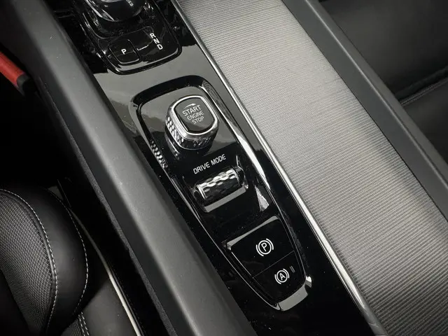 Volvo S60 2.0 B4 R-Design 2021 Benzine 43