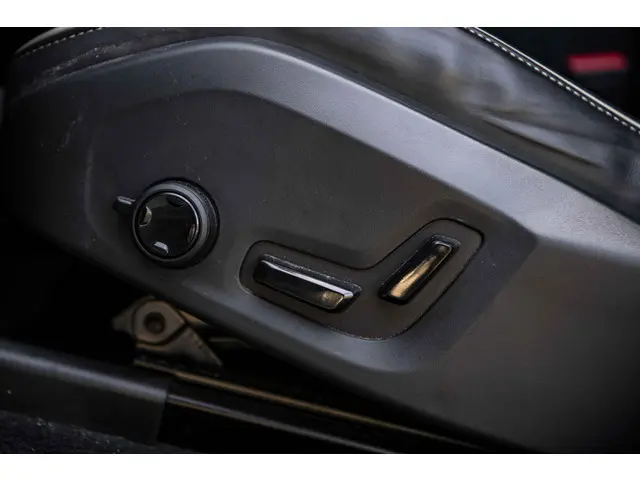 Volvo XC60 B5 Plus Dark 2023 Benzine 7