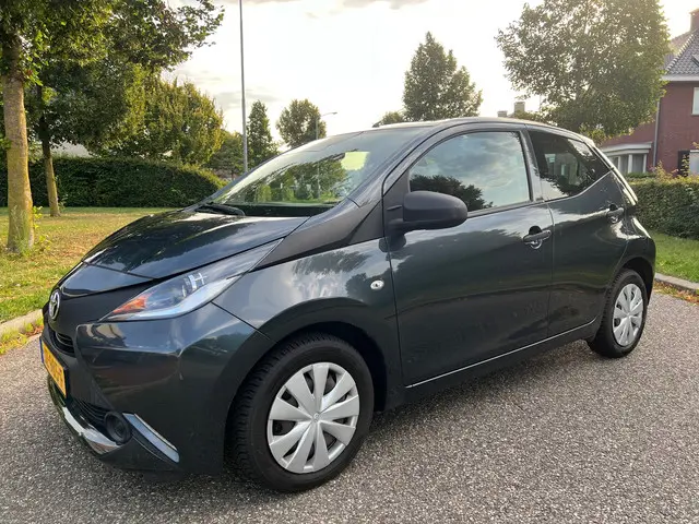 Toyota Aygo 1.0 VVT-i x-now 2016 Benzine