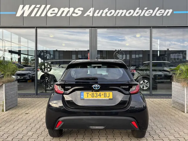 Toyota Yaris 1.5 Hybrid 2023 Hybride Benzine 8