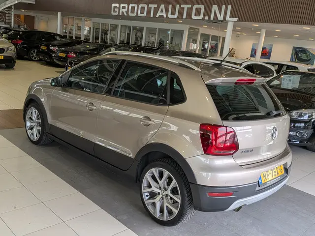 Volkswagen Polo 1.2 TSI Cross 2017 Benzine