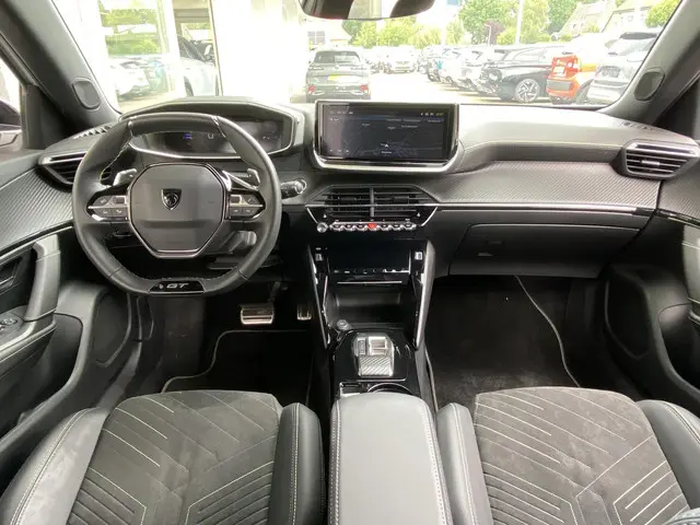 Peugeot 2008 1.2T 130pk Automaat GT 2023 Benzine 9