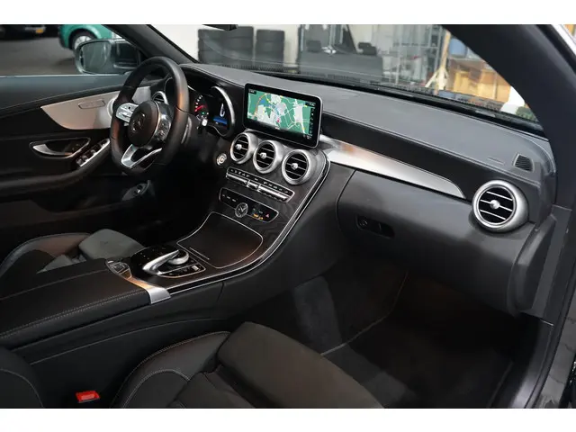 Mercedes-Benz C-Klasse Cabrio 180 AMG Line 2023 Benzine 52
