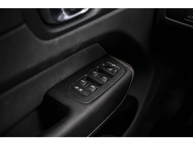 Volvo XC60 B5 Plus Dark 2023 Benzine 27