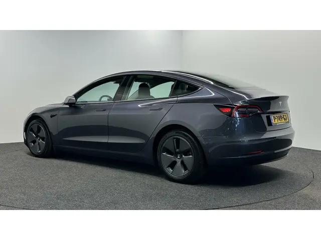 Tesla Model 3 Long Range AWD 75 kWh LEER. 2021 Elektrisch 4