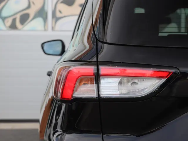 Ford Kuga 2.5 PHEV 225PK ST-Line 2022 Hybride Benzine 41